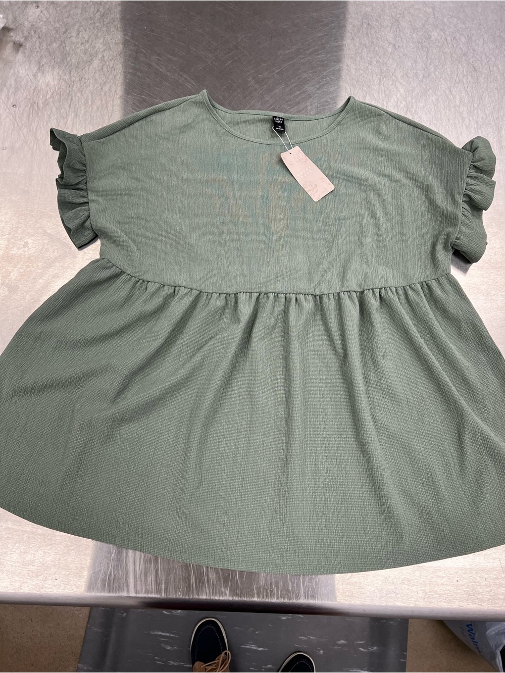 Emery Rose Relaxed Sage Green Ruffle-Sleeve Tunic Top - Women’s 1X